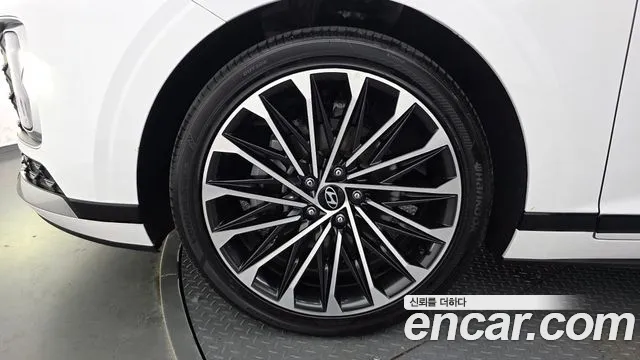 Hyundai Grandeur Grandeur (GN7) 2.5 Бензин 2WD — Фото автомобиля 5