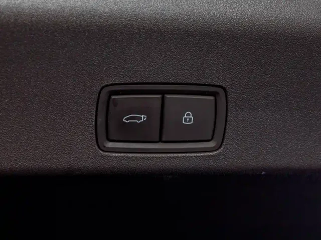 Li Auto MEGA — Фото автомобиля 3