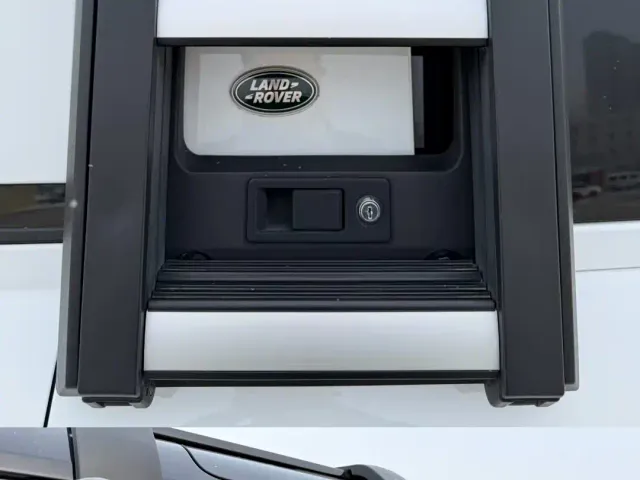Land Rover Defender — Фото автомобиля 7