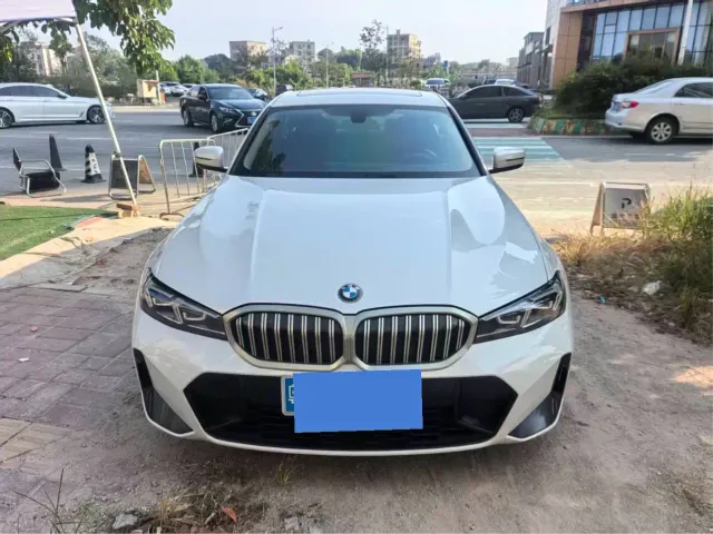 BMW 3 Series — Фото автомобиля 2