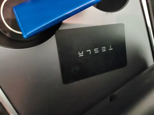 Tesla Model Y — Фото автомобиля 8