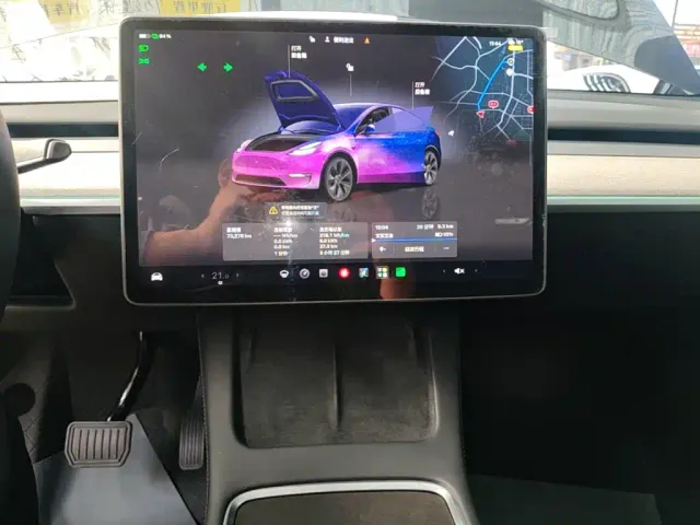 Tesla Model Y — Фото автомобиля 12