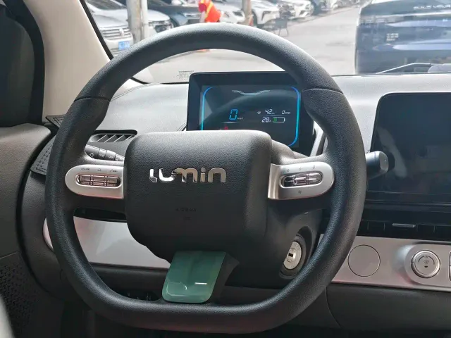 Changan Lumin — Фото автомобиля 9