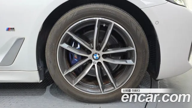 BMW 5 Series G30 — Фото автомобиля 6