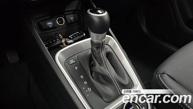 Hyundai Venue — Фото автомобиля 12