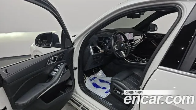 BMW X7 — Фото автомобиля 10