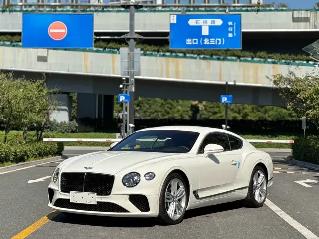 Bentley Continental — Фото автомобиля 3