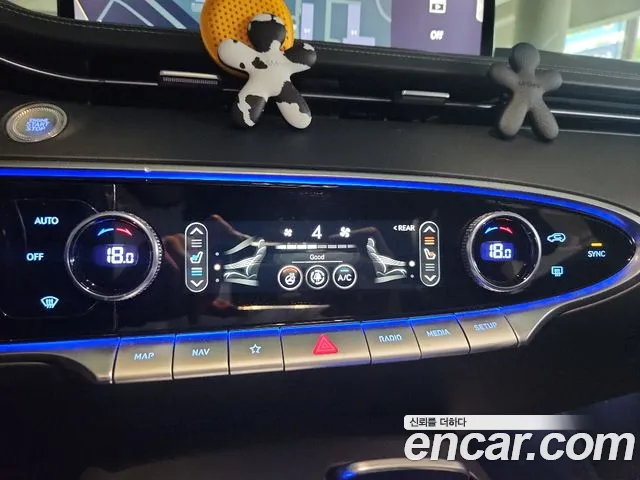 Genesis GV70 — Фото автомобиля 12