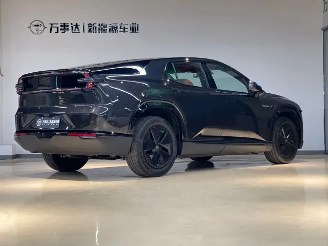 Changan Qiyuan E07 — Фото автомобиля 5