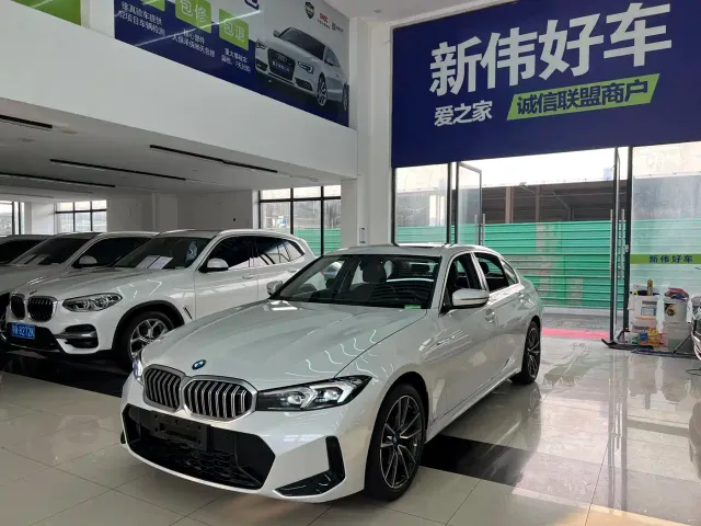 Фотография автомобиля — BMW 3 Series