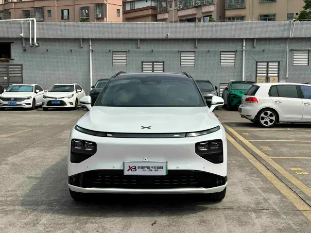 Xpeng G9 — Фото автомобиля 2
