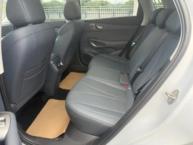BYD Seal 05 DM-i — Фото автомобиля 10