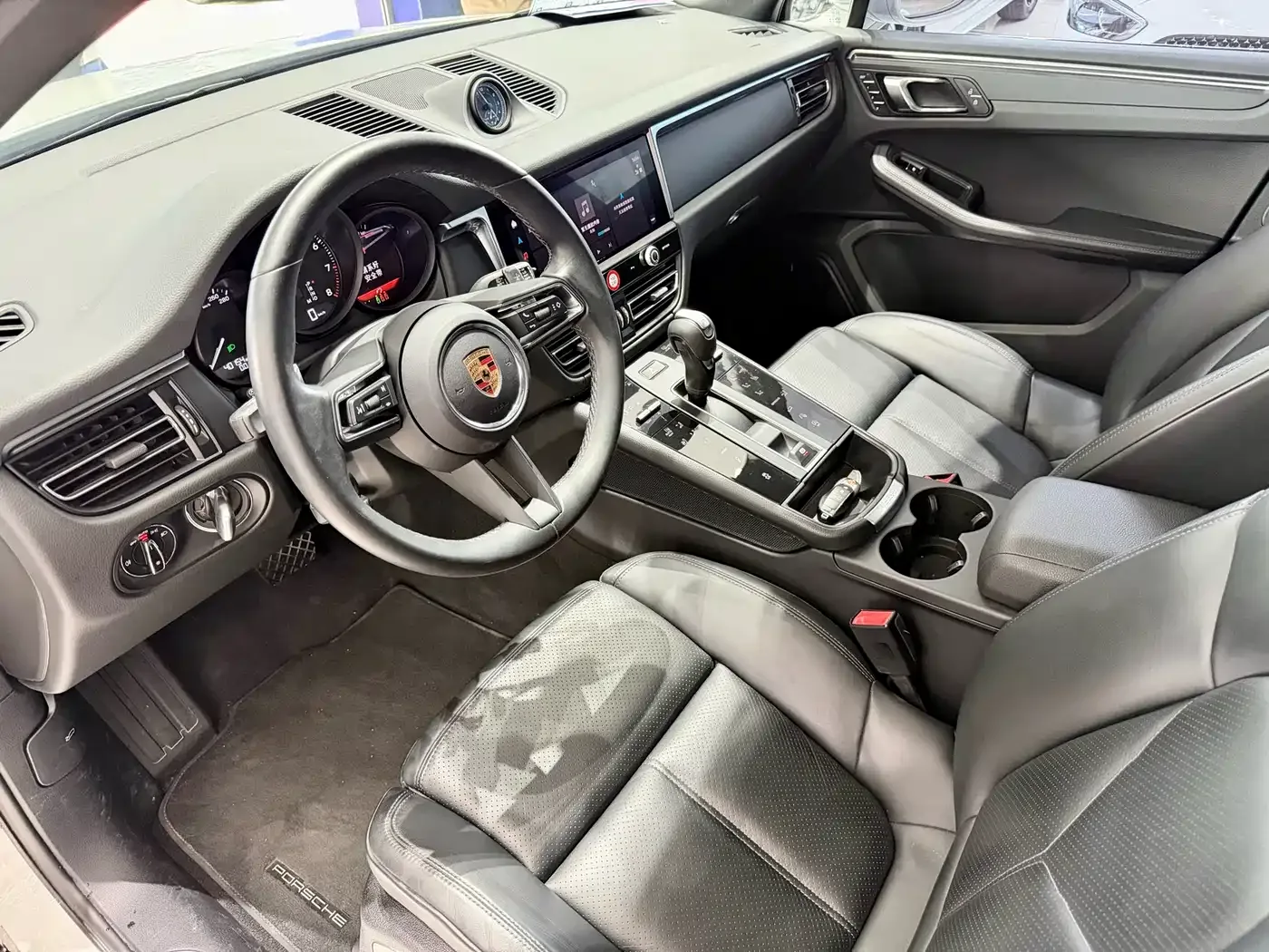 Porsche Macan 2024 Macan 2.0T — Фото автомобиля 6