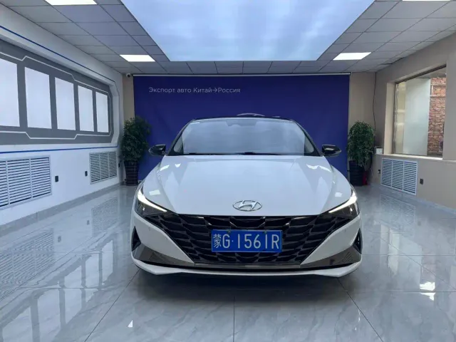 Hyundai Elantra — Фото автомобиля 2