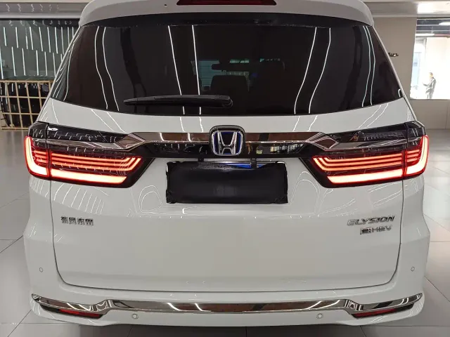 Honda Elysion — Фото автомобиля 4