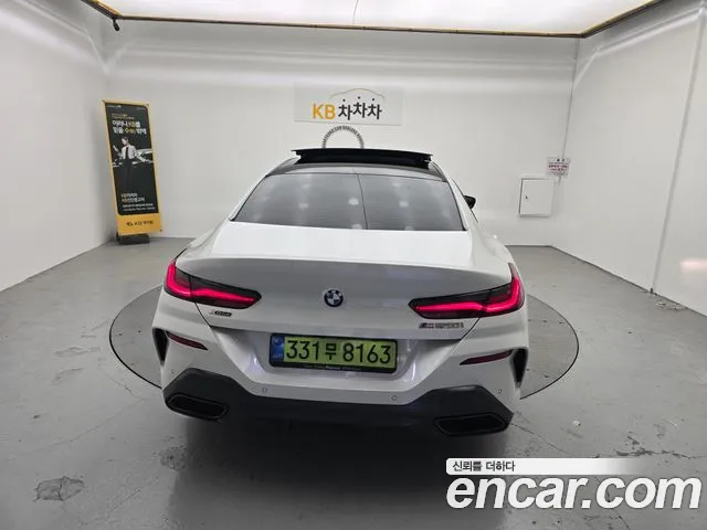 BMW 8 Series G15 — Фото автомобиля 6