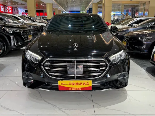 Mercedes-Benz E-Class — Фото автомобиля 2