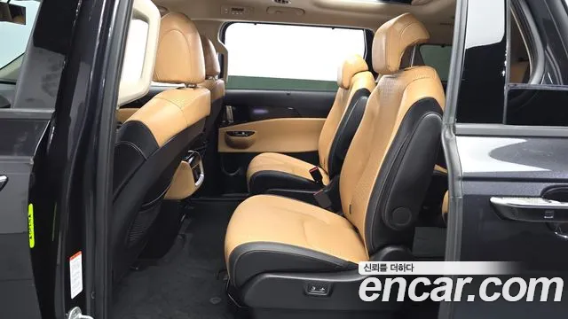 Kia Canival — Фото автомобиля 10