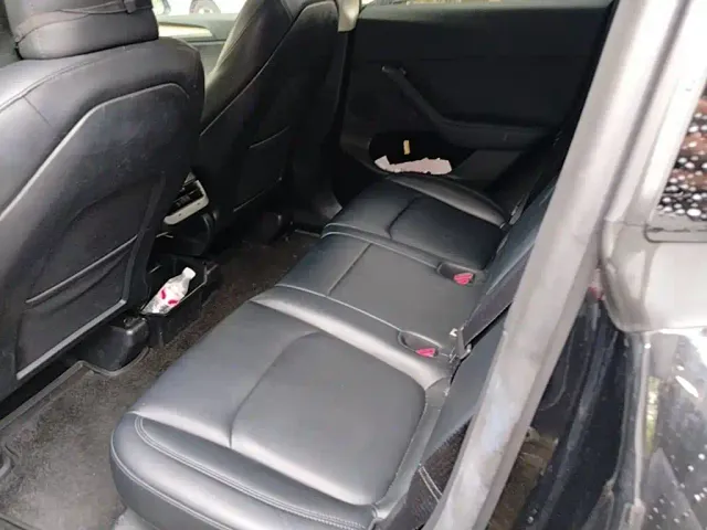 Tesla Model Y — Фото автомобиля 16