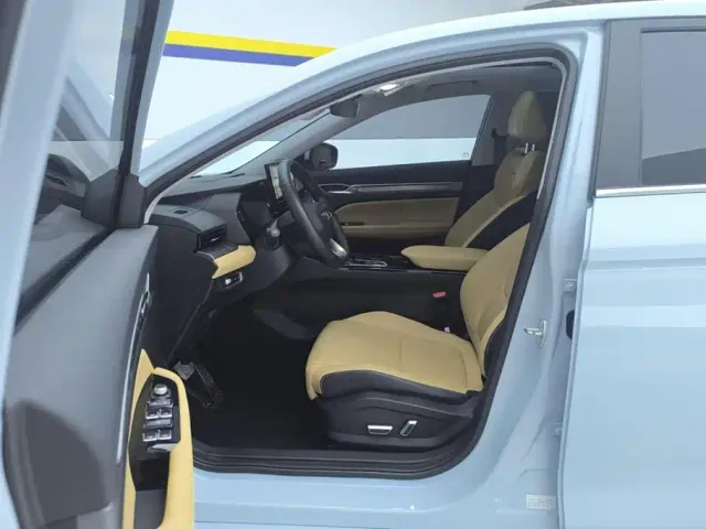 Geely Emgrand L — Фото автомобиля 9