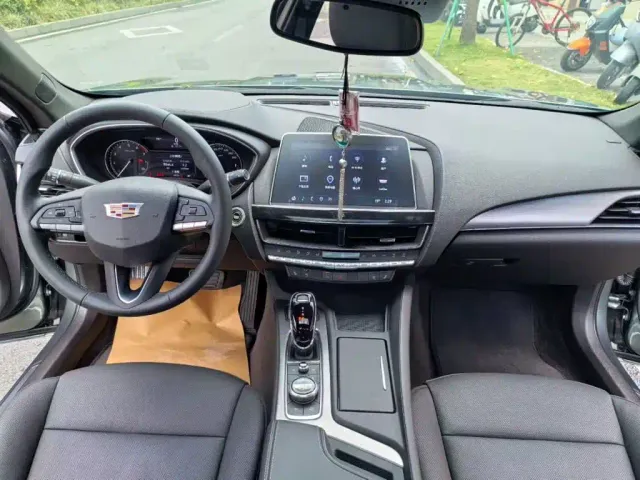 Cadillac CT5 — Фото автомобиля 7