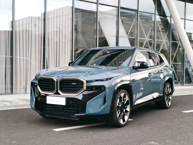 BMW XM — Фото автомобиля 3