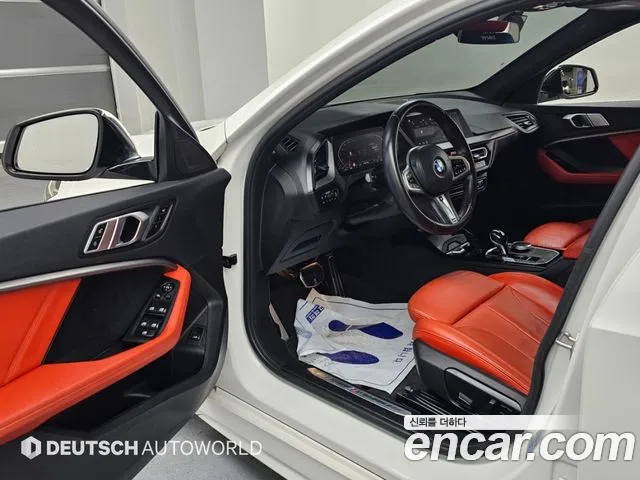 BMW 1 Series F40 — Фото автомобиля 11