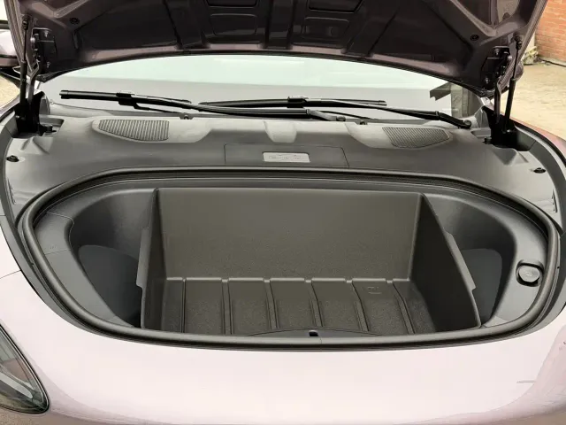 Xiaomi SU7 — Фото автомобиля 13
