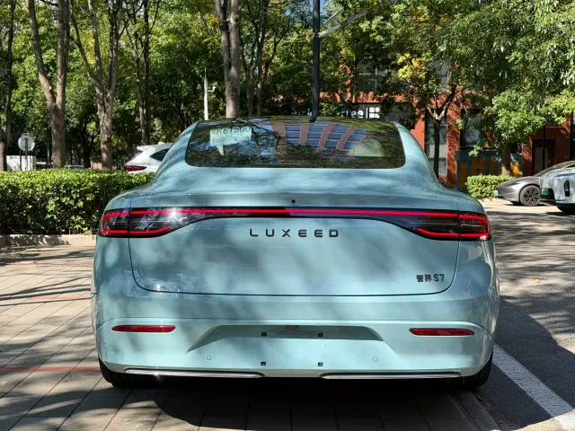 Luxeed S7 — Фото автомобиля 22