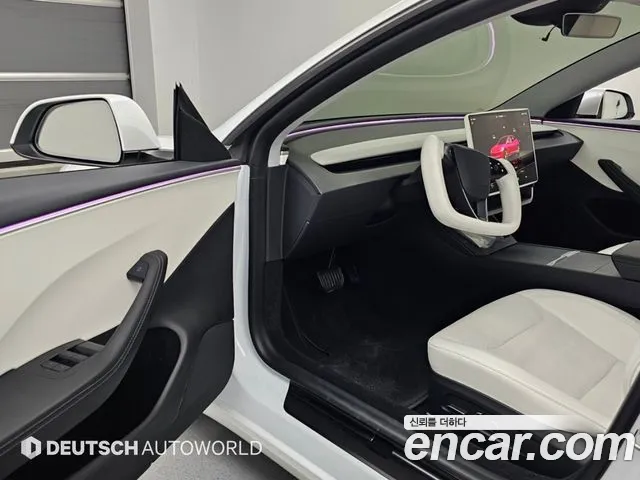Tesla Model 3 — Фото автомобиля 13