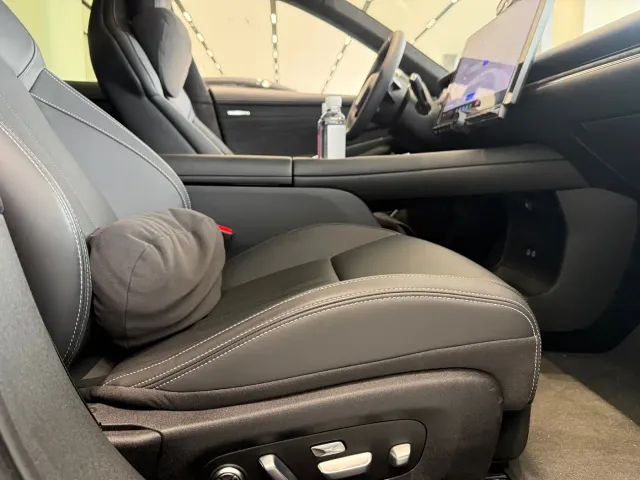 Xiaomi SU7 — Фото автомобиля 18