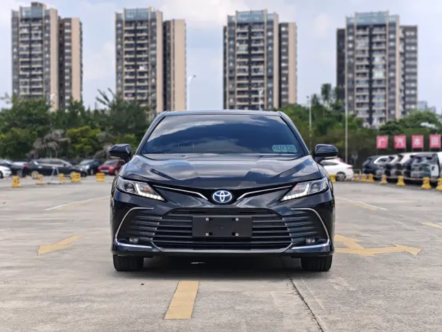Toyota Camry — Фото автомобиля 2
