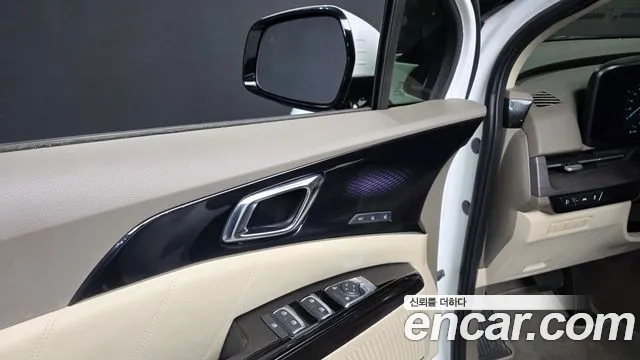 Kia Canival — Фото автомобиля 24