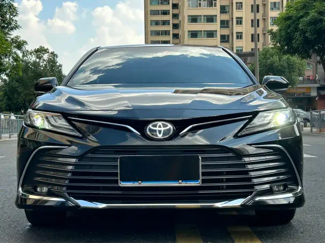 Toyota Camry — Фото автомобиля 2