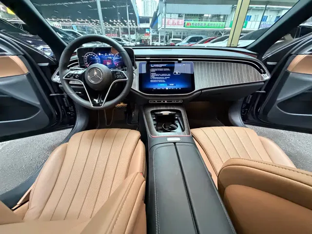 Mercedes-Benz E-Class — Фото автомобиля 19