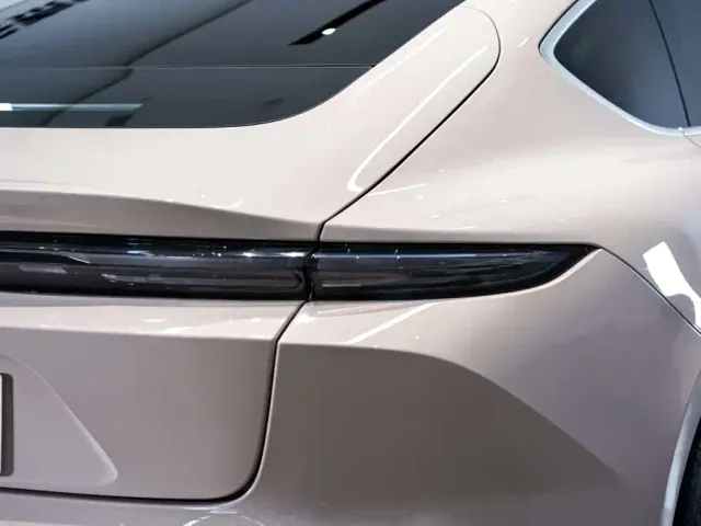 Nio ET5 — Фото автомобиля 10