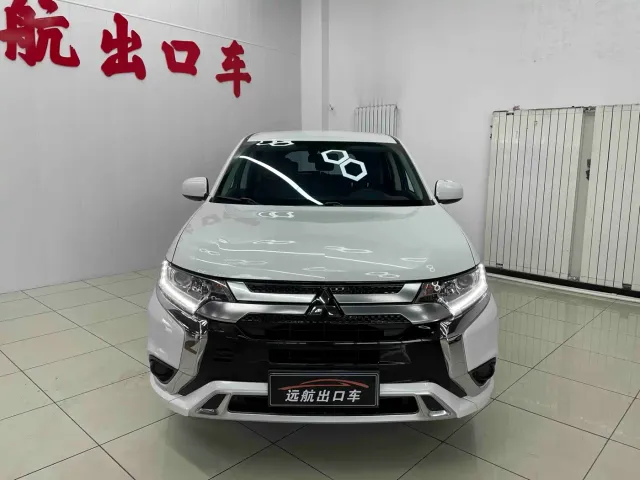 Mitsubishi Outlander — Фото автомобиля 2