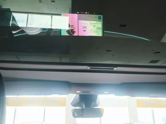 Tesla Model Y — Фото автомобиля 17
