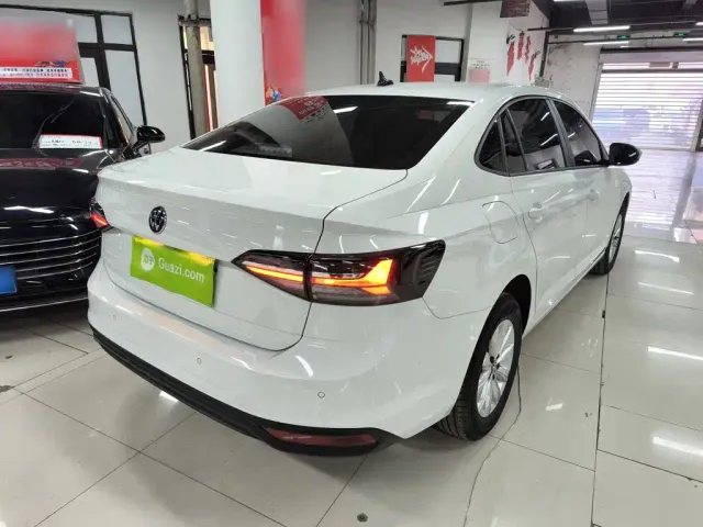 Volkswagen Lavida — Фото автомобиля 6