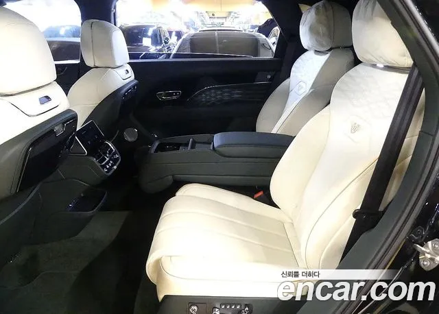 Bentley Bentayga — Фото автомобиля 18
