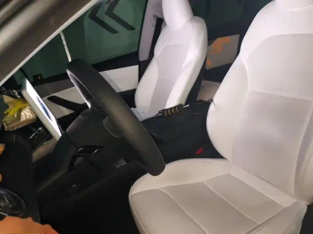 Tesla Model Y — Фото автомобиля 7