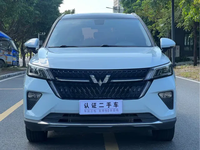 Wuling Asta — Фото автомобиля 2