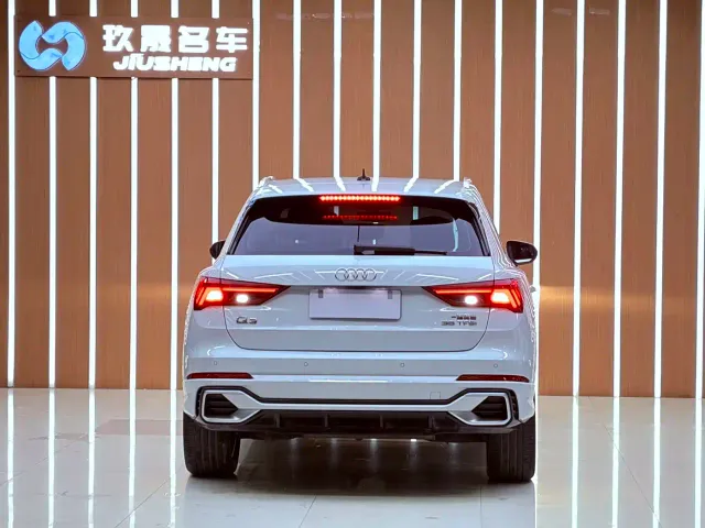 Audi Q3 — Фото автомобиля 21