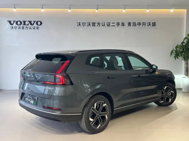 Volvo XC70 Plug-in Hybrid — Фото автомобиля 3