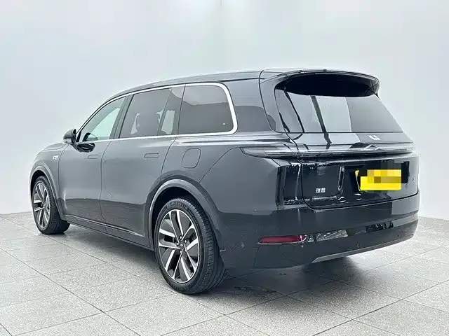 Li Auto L9 — Фото автомобиля 4
