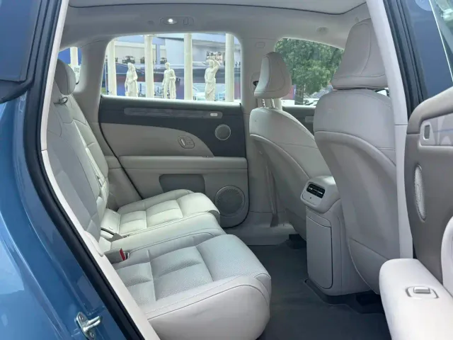 IM Motors LS6 — Фото автомобиля 7