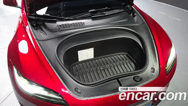 Tesla Model 3 — Фото автомобиля 3
