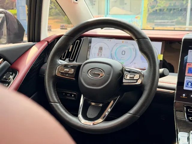 GAC Trumpchi E9 — Фото автомобиля 10