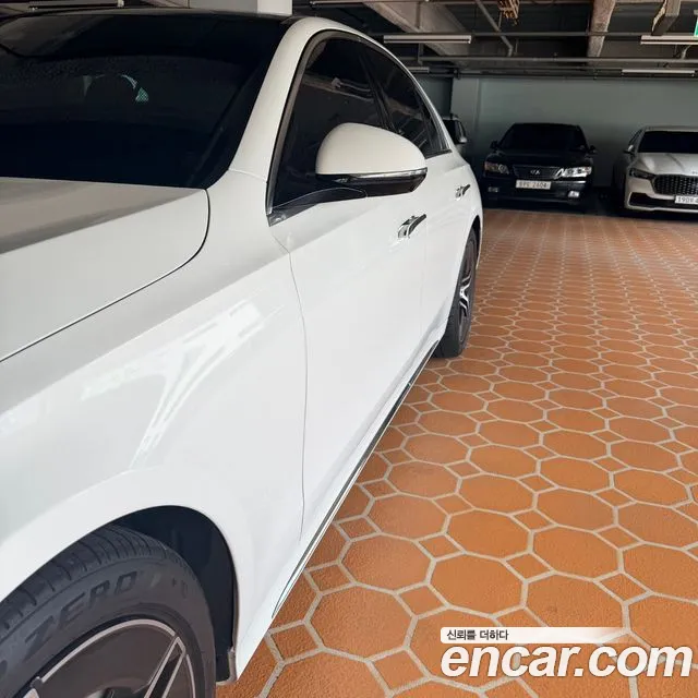 Mercedes-Benz E-Class — Фото автомобиля 17