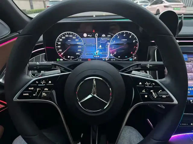 Mercedes-Benz E-Class — Фото автомобиля 6